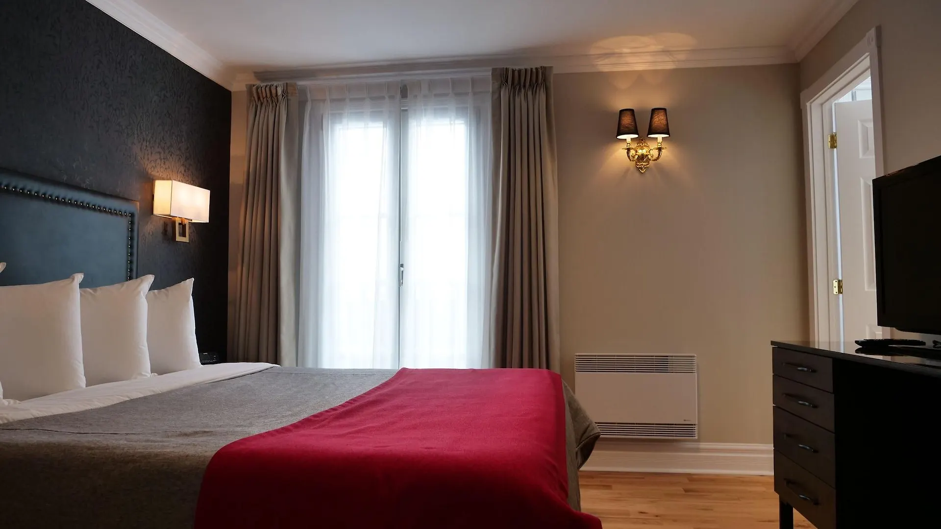 Hotel Bonaparte Montreal 4*,