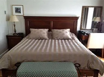Hotel Bonaparte Montreal 4*,