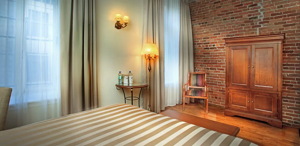 Hotel Bonaparte Montreal