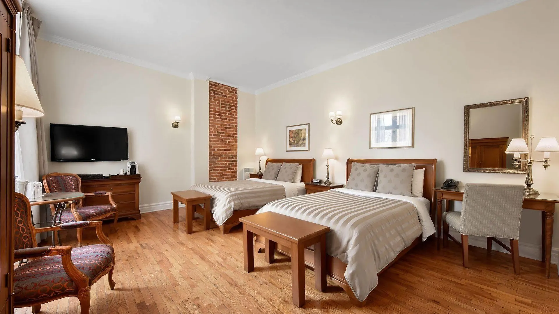 Hotel Bonaparte Montreal 4*,