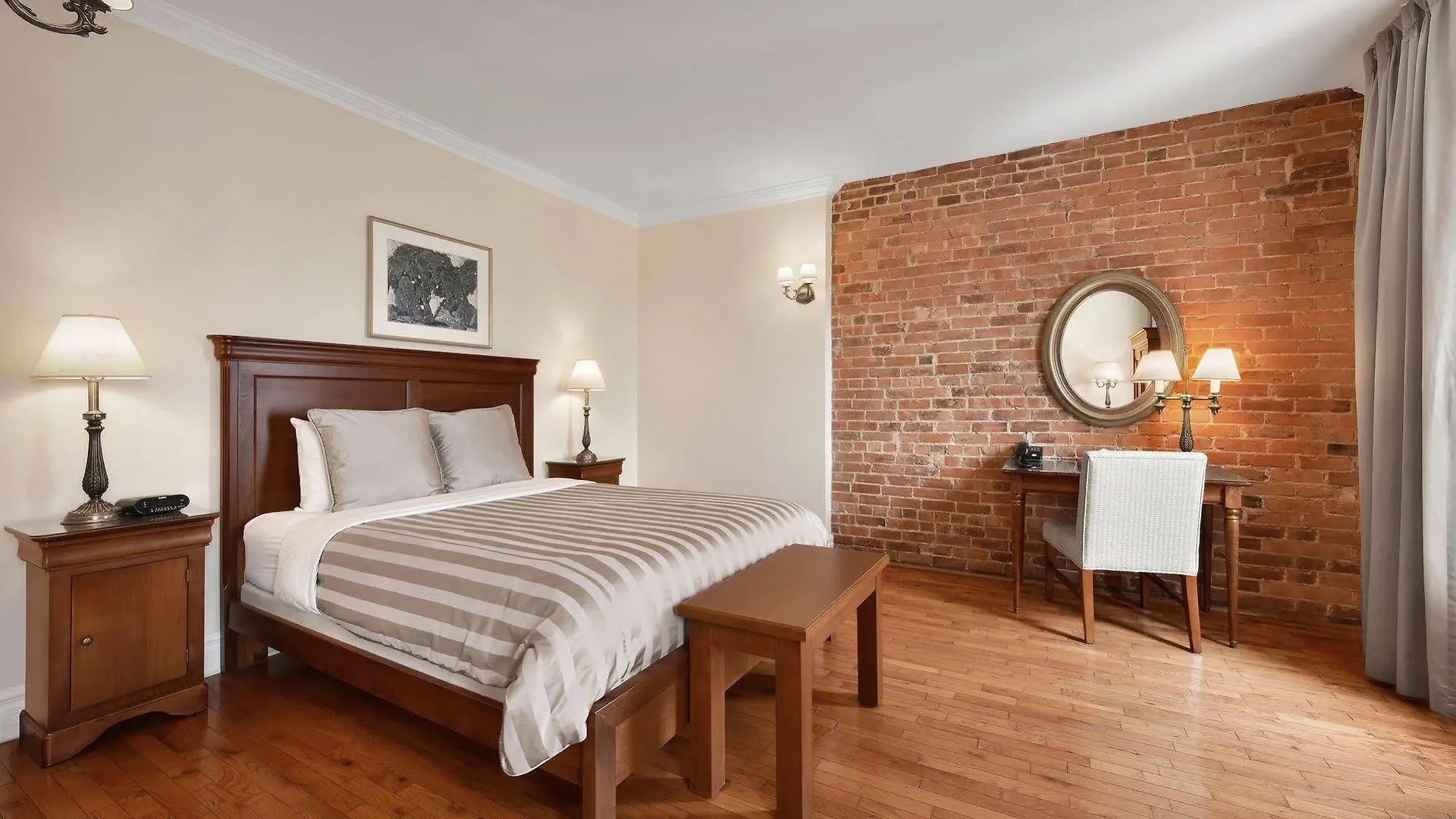 Hotel Bonaparte Montreal